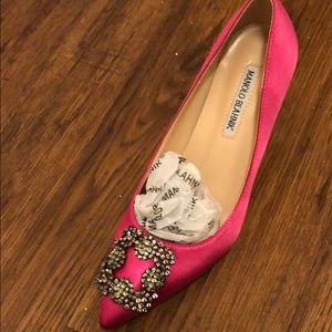 Manolo Blahnik
Hangisi Satin Pump